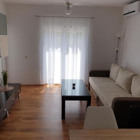 KustićiDelfin Vidalici Apartman公寓 外观 照片