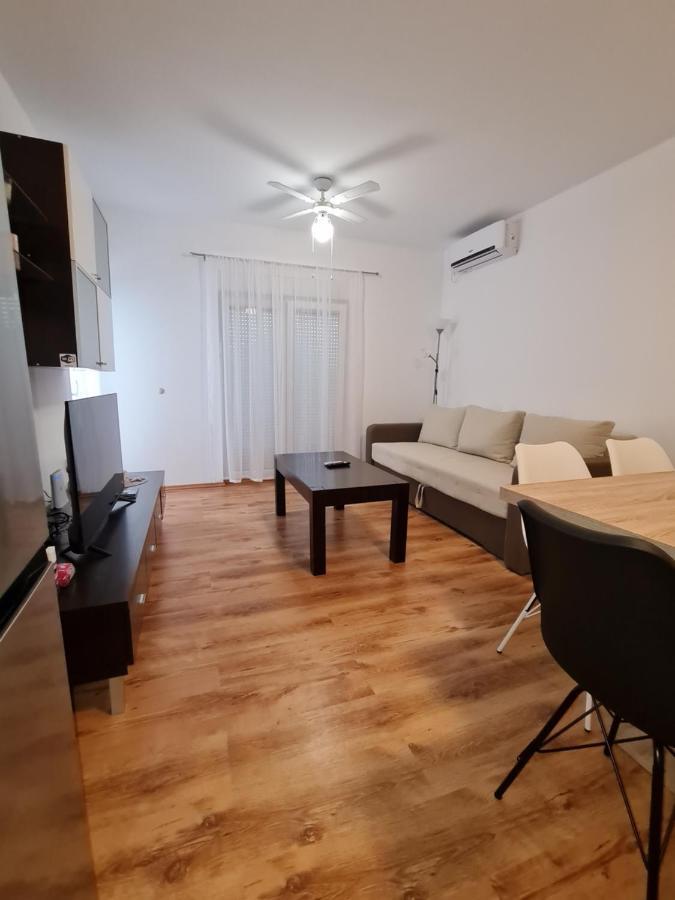 KustićiDelfin Vidalici Apartman公寓 外观 照片