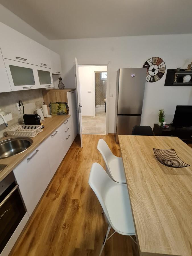 KustićiDelfin Vidalici Apartman公寓 外观 照片